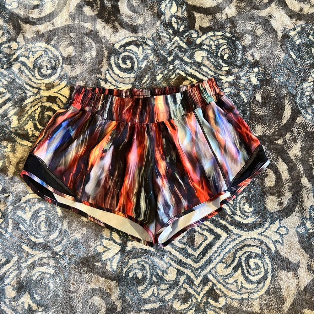 LIKE NEW Lululemon Hotty Hot Shorts